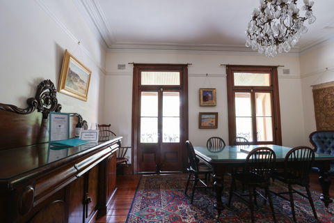 Discover Classic Rocks - Darwin Holiday 6