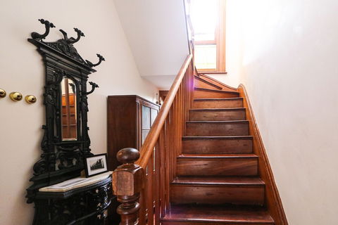 Discover Classic Rocks - Darwin Holiday 4