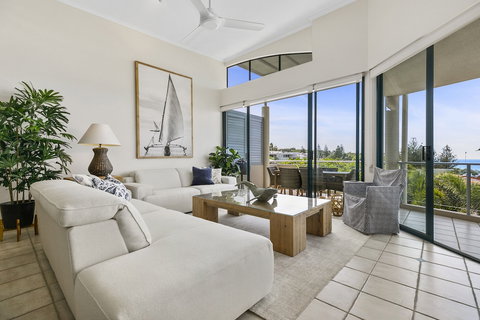 Sunshine Beach Penthouse With Beach Views Unit 9 / 21 Park Crescent Sunshine Beach - Darwin Holiday 5