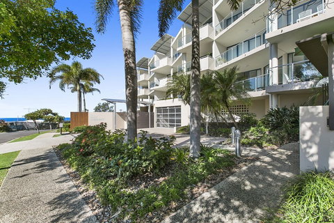 Sunshine Beach Penthouse With Beach Views Unit 9 / 21 Park Crescent Sunshine Beach - Darwin Holiday 0