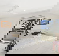 A Stylish Apartment With Noosa Views Unit 6 Yaringa 29 Noosa Drive - Darwin Holiday