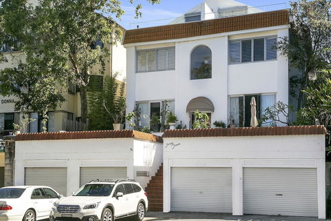 Live The Bondi Lifestyle BB002 - Darwin Holiday 0