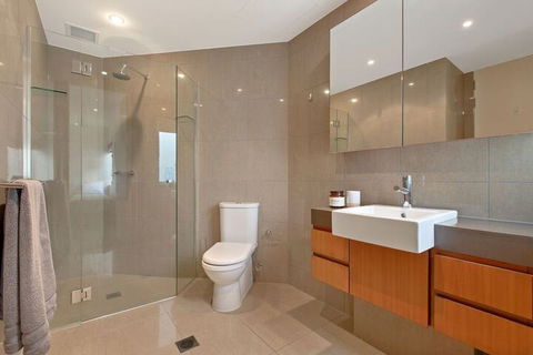 Cotton Beach Apartment 35 Pool Views - Darwin Holiday 6