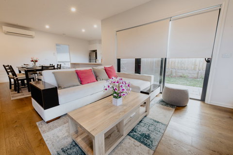 115glen Manor 2 - Darwin Holiday 0