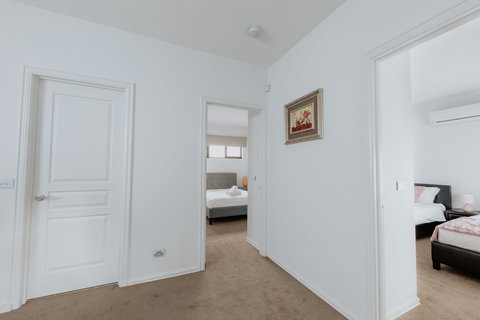 115glen Manor 2 - Darwin Holiday 1