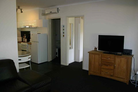 Ageri Holiday Unit - Darwin Holiday 4