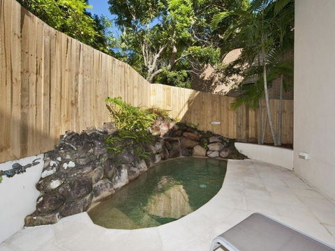 Kareka - Darwin Holiday 1