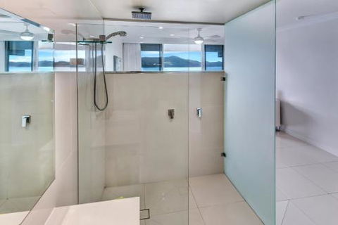 Fully Renovated Frangipani Beach Front Apartments - Darwin Holiday 2