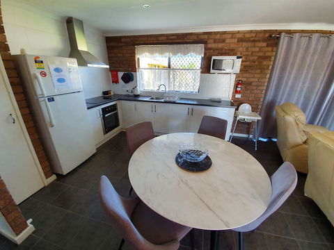 Ocean Beach Chalet 18 - Darwin Holiday 2
