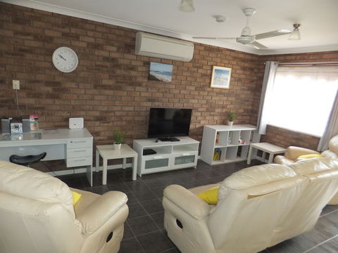 Ocean Beach Chalet 18 - Darwin Holiday 3
