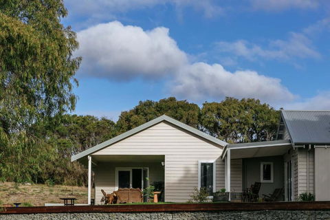 Stablebase - Darwin Holiday 4