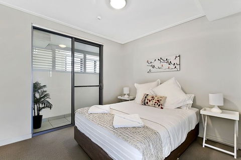 Coast Luxury Apartment 24 - Darwin Holiday 6