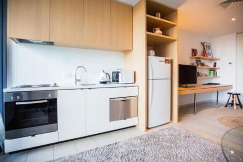 Melbourne City View Apartments - Darwin Holiday 1