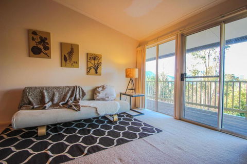 Bright On High - Darwin Holiday 5