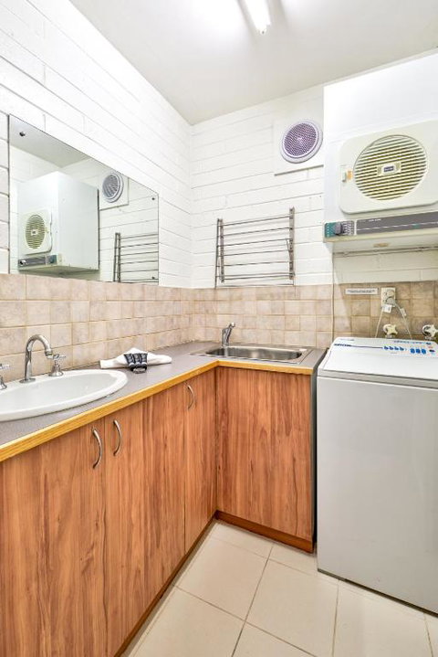 Snow Ski Apartments 07 - Darwin Holiday 6