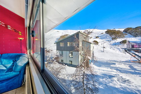 Snow Ski Apartments 14 - Darwin Holiday 2