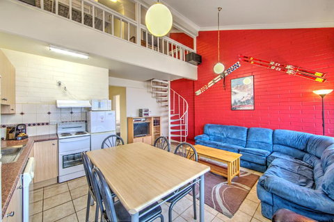 Snow Ski Apartments 14 - Darwin Holiday 4