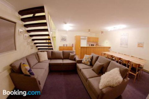 Snow Ski Apartments 38 - Darwin Holiday 1