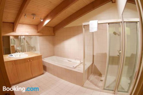 Snow Ski Apartments 38 - Darwin Holiday 0