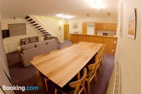 Snow Ski Apartments 38 - Darwin Holiday 4