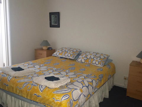 Blakeney Holiday House - Darwin Holiday 1