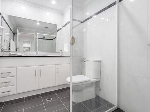 Breakwater Apartment 403 - Darwin Holiday 1