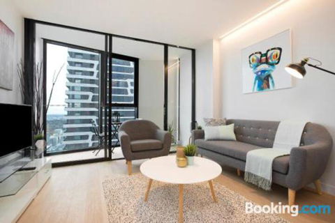 Complete Host CBD Lighthouse Apartments - Darwin Holiday 4