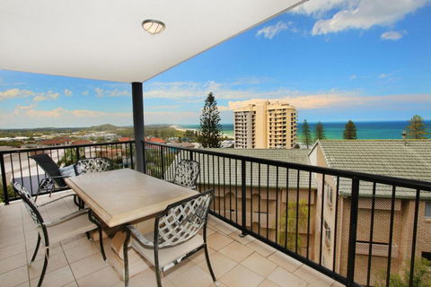 Unit 4 Beaumont Sur Mer 13 15 Pacific Terrace Coolum Beach 400 BOND LINEN SUPPLIED - Darwin Holiday 5
