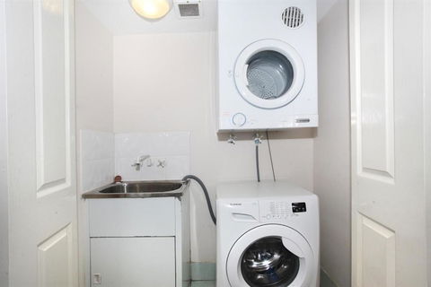 Unit 5 Phoenix Apartments 1736 David Low Way Coolum Beach LINEN INCLUDED 500 Bond - Darwin Holiday 5