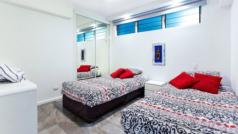 Poinciana 101 3 Bedroom Renovated Spacious 3 Bedroom Central Location With Golf Buggy - Darwin Holiday 4