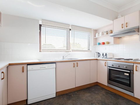 13 Carindale 19 Dowling Street Large Ground Floor Unit With Pool & Tennis Court - Darwin Holiday 5