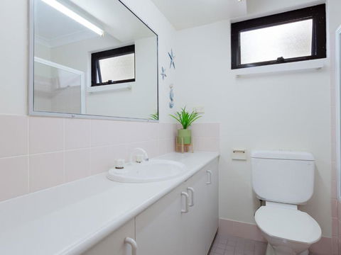 13 Carindale 19 Dowling Street Large Ground Floor Unit With Pool & Tennis Court - Darwin Holiday 3