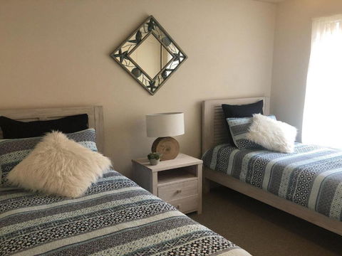 1 Laman Lodge 15 Laman Street Stunning Air Conditioned Unit With Water Views & WIFI - Darwin Holiday 6