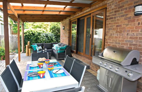 The Orange Fox - Darwin Holiday 6