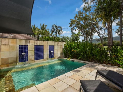 Solitudes At Sea Temple - Darwin Holiday 1