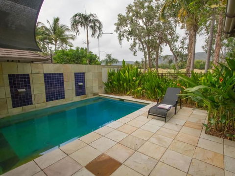 Solitudes At Sea Temple - Darwin Holiday 3