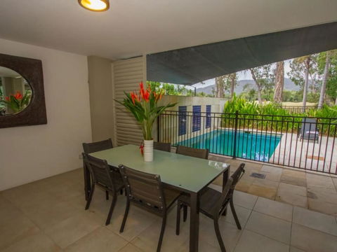 Solitudes At Sea Temple - Darwin Holiday 6