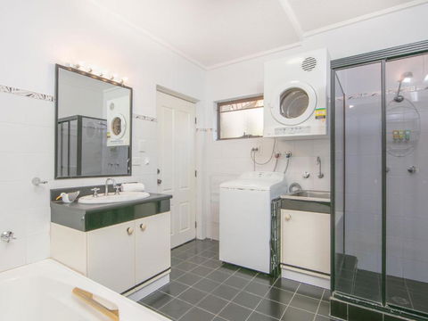 Doncaster Yamba Main Beach & Sea Pool - Darwin Holiday 4