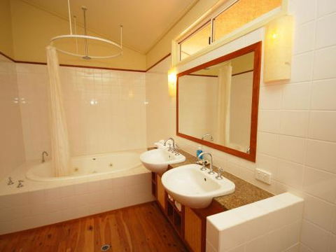 Surya Beachfront Villa No.1 - Darwin Holiday 6