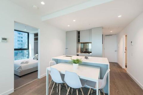 Central Melbourne 2 Bedroom LuxuryatVictoria One - Darwin Holiday 6