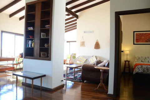 Barrels Beach House 28 Dulconghi Street - Darwin Holiday 5