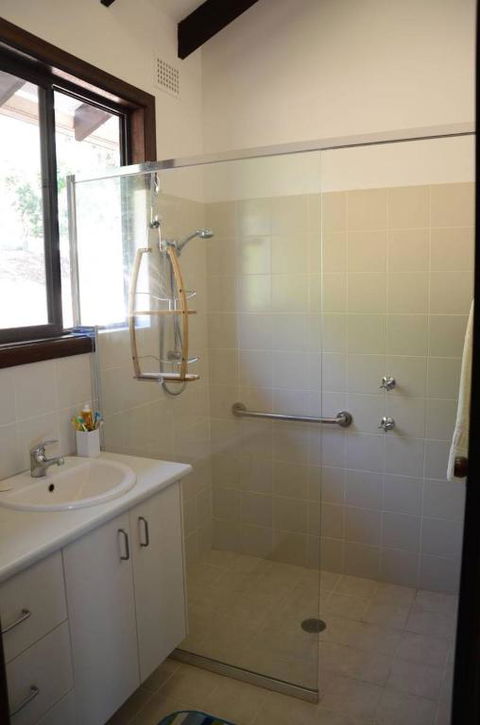 Barrels Beach House 28 Dulconghi Street - Darwin Holiday 1