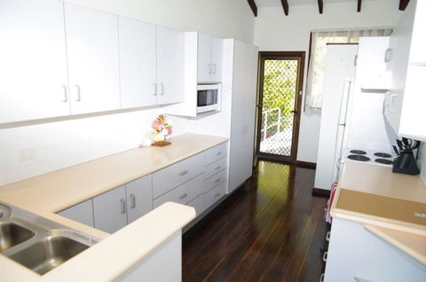 Barrels Beach House 28 Dulconghi Street - Darwin Holiday 6
