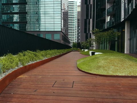 Luxury CBD Pool Gym & Spa - Darwin Holiday 5