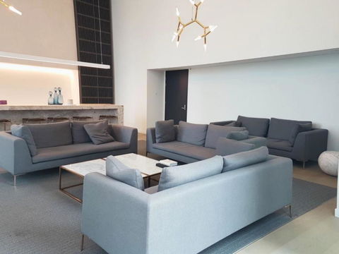 Luxury CBD Pool Gym & Spa - Darwin Holiday 6