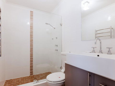 34 Bay Parklands 2 Gowrie Avenue WIFI Views Pool Spa & Tennis Court - Darwin Holiday 2