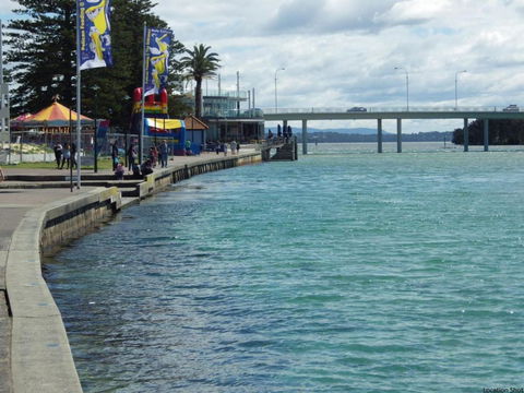 Waldorf Unit 409 The Entrance NSW - Darwin Holiday 5