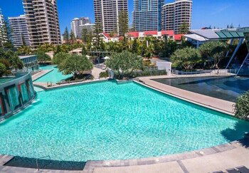 Private Apartments At Q1 - Darwin Holiday 1