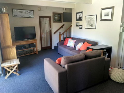 Ageri Holiday House - Darwin Holiday 1