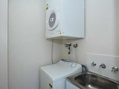 Weatherly Close Ocean Shores Unit 07 27 - Darwin Holiday 6